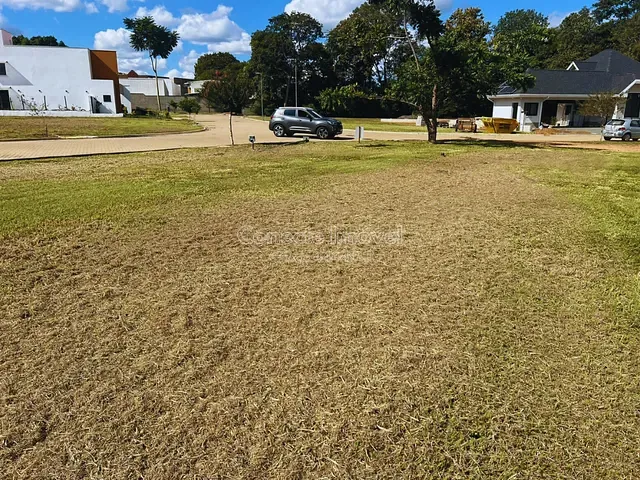 Terreno com 437m², à venda, no bairro Residencial Vitória Régia em Holambra