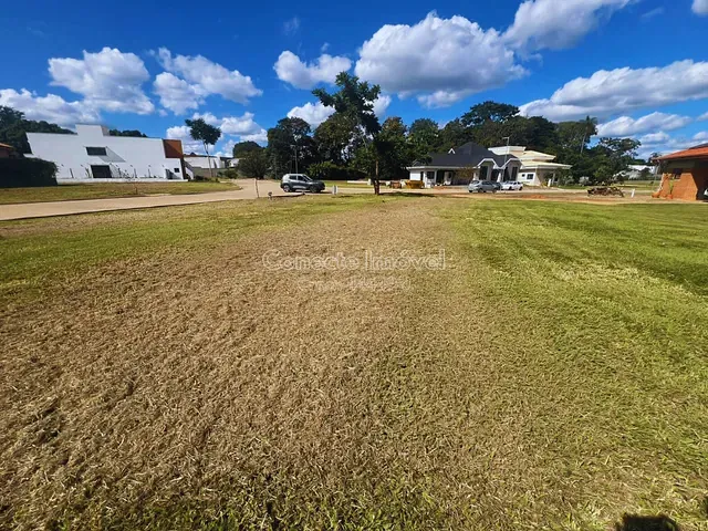Terreno com 437m², à venda, no bairro Residencial Vitória Régia em Holambra