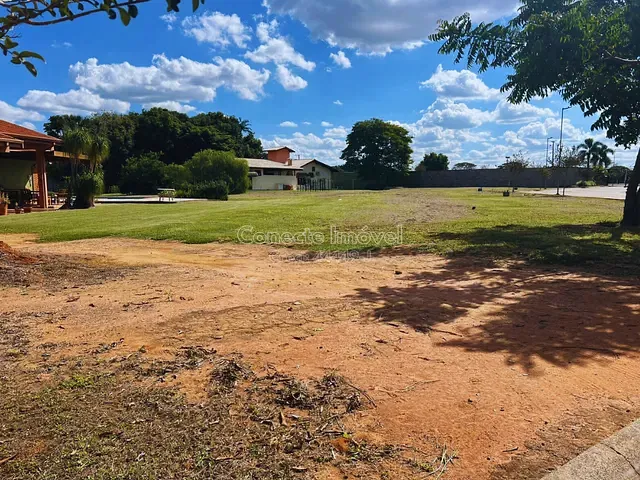 Terreno com 437m², à venda, no bairro Residencial Vitória Régia em Holambra