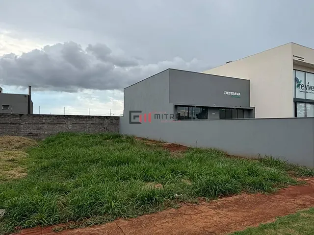 Terreno com 253m², à venda, no bairro Gleba Simon Frazer em Londrina
