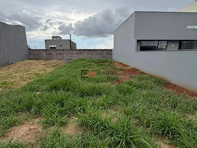 Terreno com 253m², à venda, no bairro Gleba Simon Frazer em Londrina
