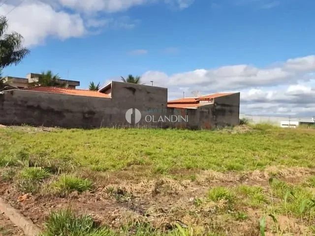 Terreno com 385m², à venda, no bairro Parque Res Dna Leda em Artur Nogueira