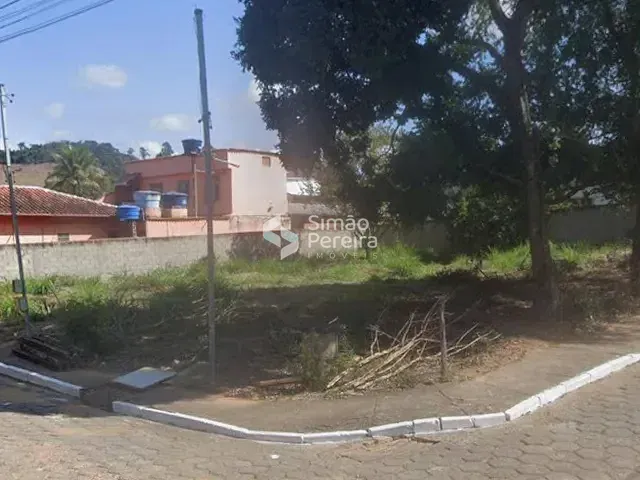 Terreno com 318m², à venda, no bairro Centro em Simão Pereira