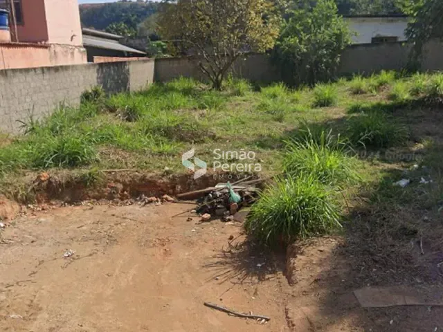 Terreno com 318m², à venda, no bairro Centro em Simão Pereira