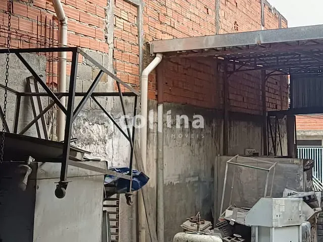 Terreno com 350m², à venda, no bairro Jardim Alfredo Soncini em Carapicuíba