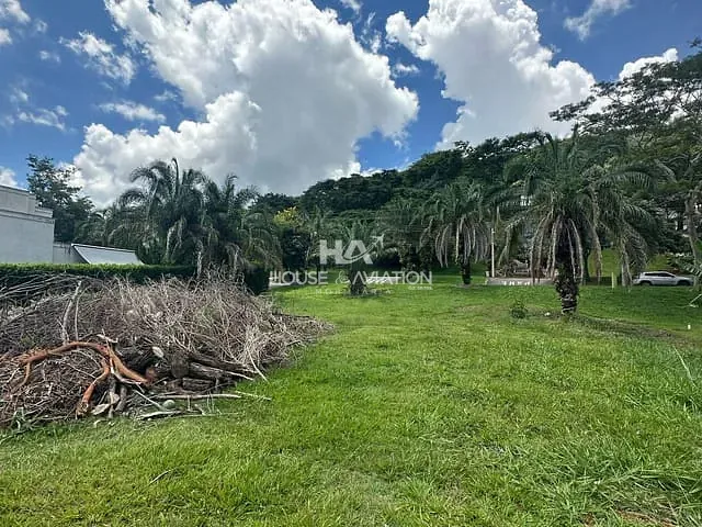 Terreno com 1350m², à venda, no bairro Residencial Aldeia do Vale em Goiânia