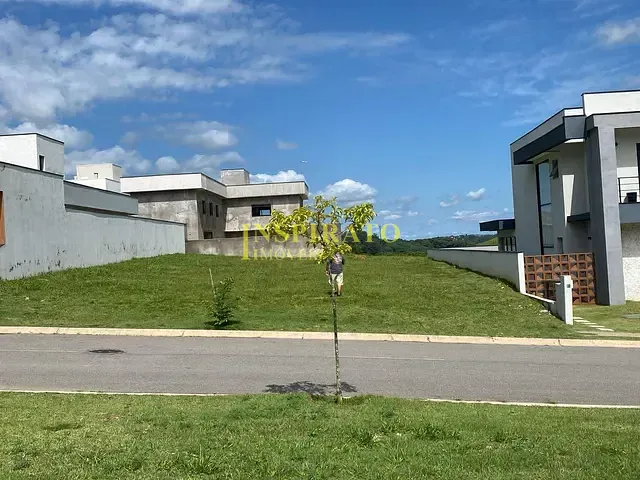 Terreno com 609m², à venda, no bairro Santa Cândida em Vinhedo