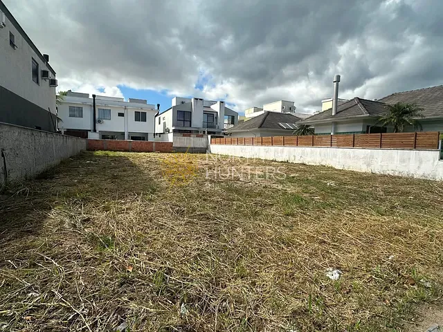 Terreno com 450m², à venda, no bairro Cachoeira do Bom Jesus em Florianópolis
