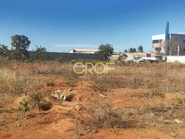 Terreno com 980m², à venda, no bairro Parque Lago em Formosa