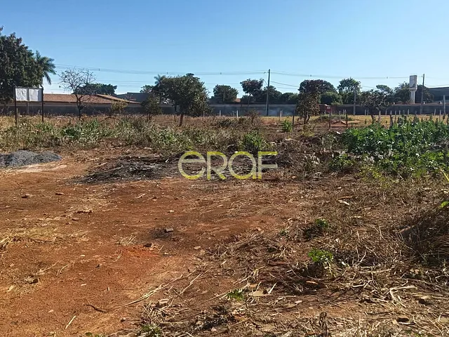 Terreno com 980m², à venda, no bairro Parque Lago em Formosa