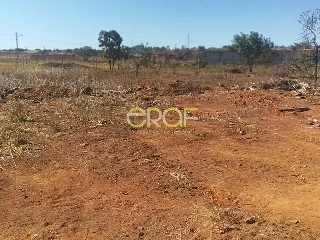 Terreno com 980m², à venda, no bairro Parque Lago em Formosa