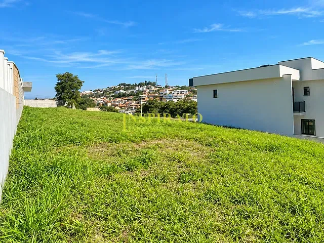 Terreno com 575m², à venda, no bairro Loteamento Vale Azul I em Jundiaí