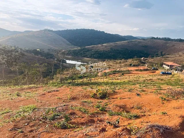 Terreno com 600m², à venda, no bairro Balança em Simão Pereira