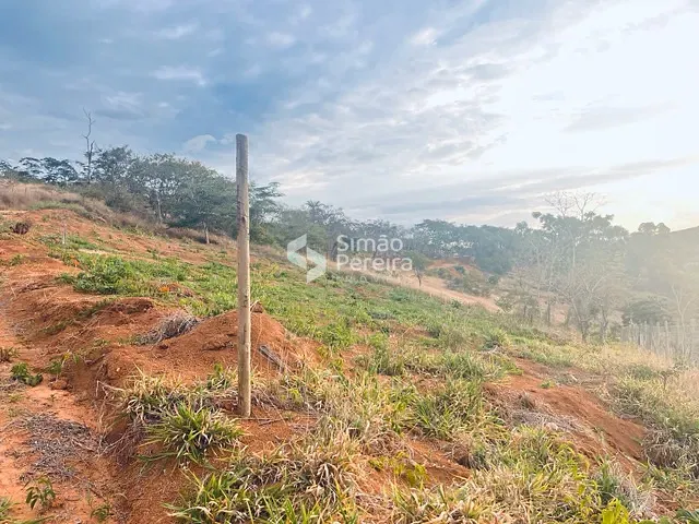 Terreno com 600m², à venda, no bairro Balança em Simão Pereira
