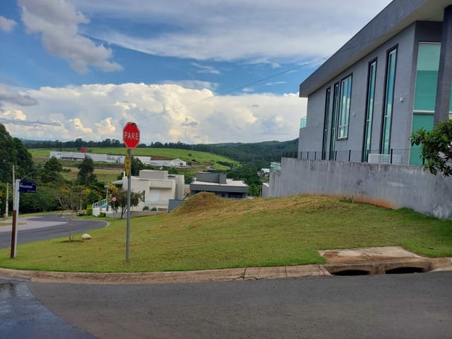 Terreno com 472m², à venda, no bairro CAMPO DO CONDE em Bragança Paulista