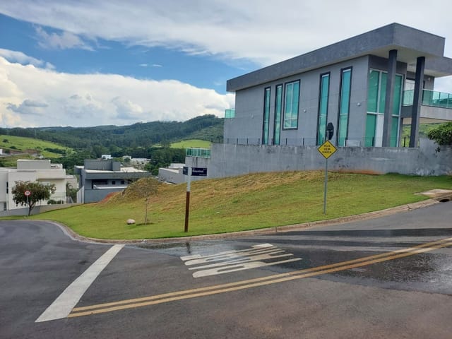 Terreno com 472m², à venda, no bairro CAMPO DO CONDE em Bragança Paulista