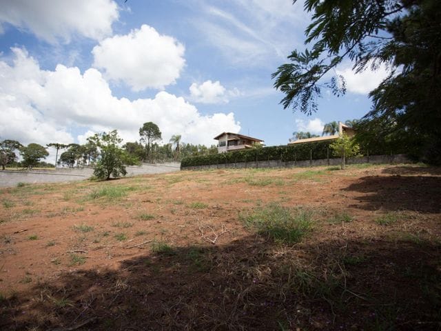 Terreno com 1850m², à venda, no bairro Condomínio Residencial Vila Rica em Bragança Paulista