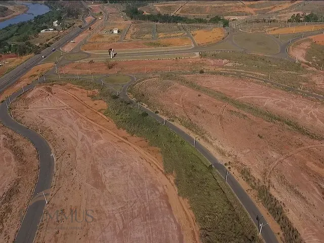 Terreno com 2035m², à venda, no bairro Business Park em Caratinga