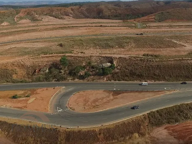 Terreno com 2035m², à venda, no bairro Business Park em Caratinga