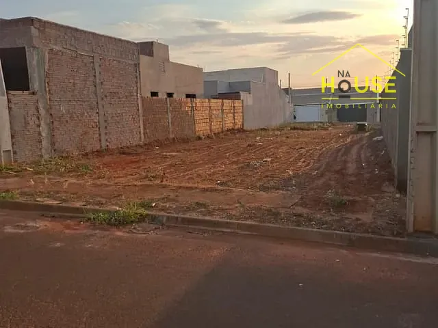 Terreno com 180m², à venda, no bairro Jardim Residencial Moreira em Votuporanga