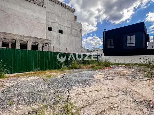 Terreno com 142m², à venda, no bairro Santa Cândida em Curitiba