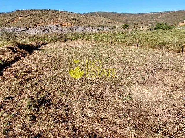 Terreno com 371m², à venda, no bairro Bela Vista em Resende
