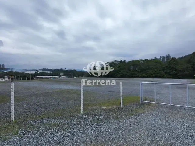 Terreno com 9598m², para alugar, no bairro Badenfurt em Blumenau