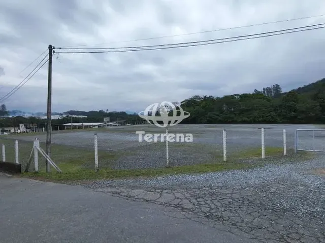 Terreno com 9598m², para alugar, no bairro Badenfurt em Blumenau