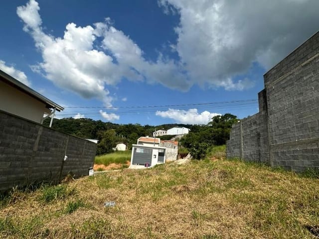 Terreno com 250m², à venda, no bairro Manacás em Extrema