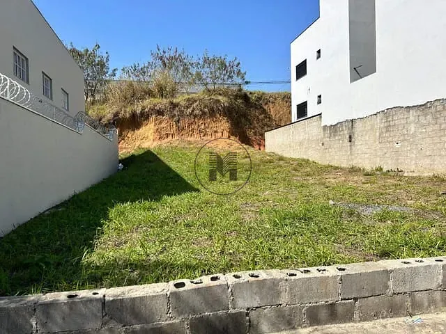 Terreno com 300m², à venda, no bairro Bela Vista em Guaratinguetá