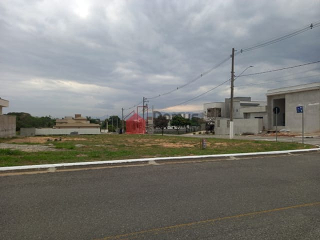 Terreno com 420m², à venda, no bairro Mombaça em Pindamonhangaba