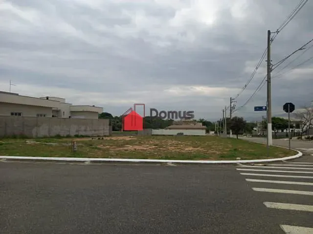 Terreno com 420m², à venda, no bairro Mombaça em Pindamonhangaba
