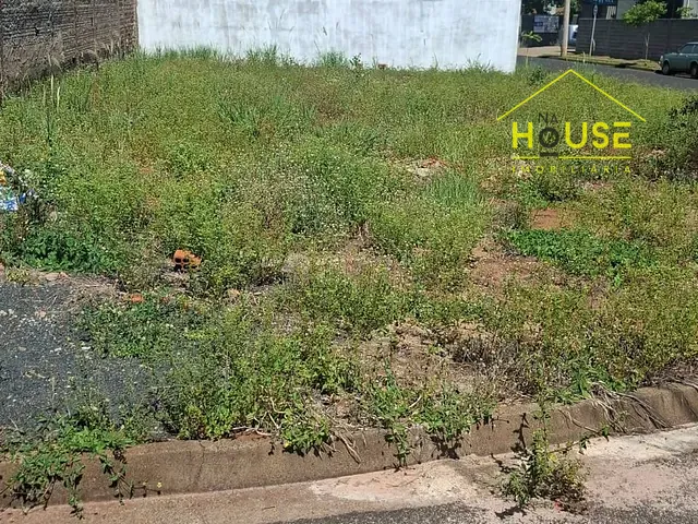 Terreno com 204m², à venda, no bairro Jardim Residencial Moreira em Votuporanga