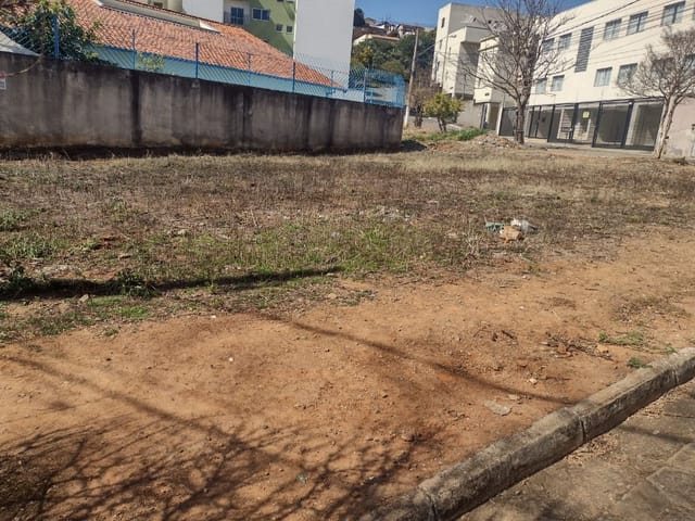 Foto do Terreno - Terreno à venda 329.3M², Cruzeiro, Itajubá - MG | MOHALLEM e LOPES CORRETAGEM E ADMINISTRACAO DE IMOVEIS LTDA
