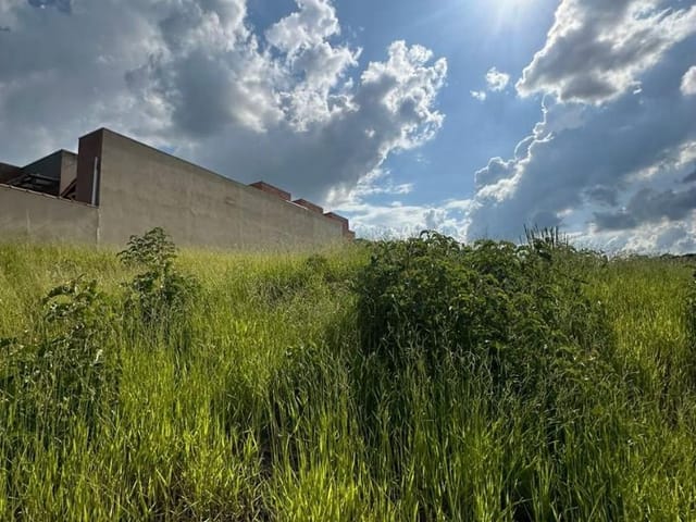 Terreno com 250m², à venda, no bairro Manacás em Extrema
