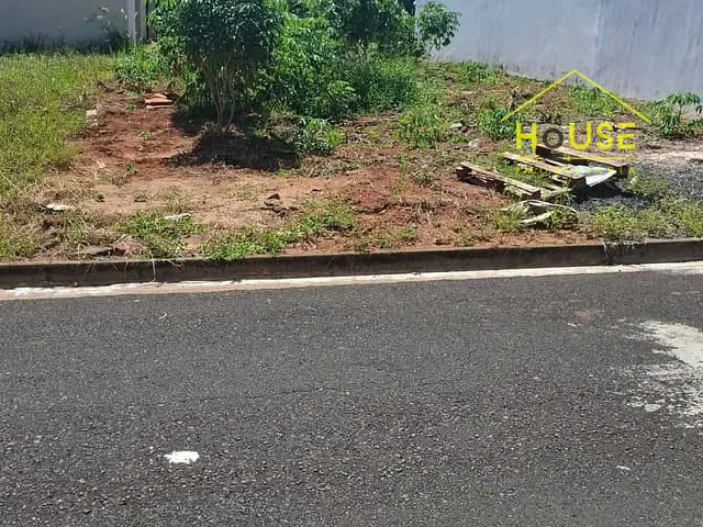 Terreno com 180m², à venda, no bairro Jardim Residencial Moreira em Votuporanga