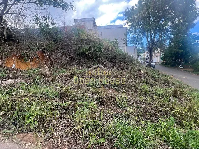 Terreno com 351m², à venda, no bairro São Luiz em Volta Redonda
