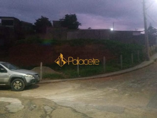 Terreno com 326m², à venda, no bairro Jardim Marlene Miranda em Taubaté