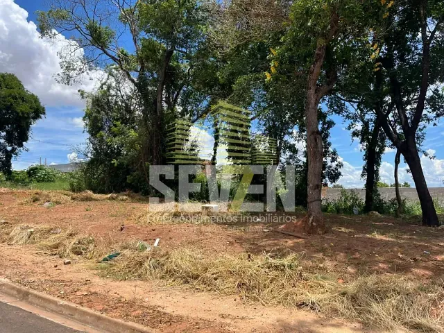 Terreno com 343m², à venda, no bairro Tangarás em Bauru