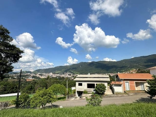 Terreno com 490m², à venda, no bairro Vista da Mantiqueira em Extrema