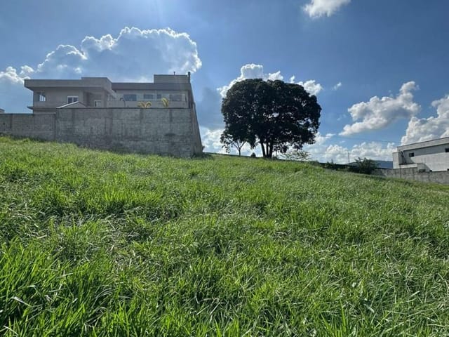 Terreno com 490m², à venda, no bairro Vista da Mantiqueira em Extrema