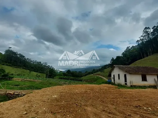 Terreno com 300000m², à venda, no bairro Loeffelscheidt em Águas Mornas