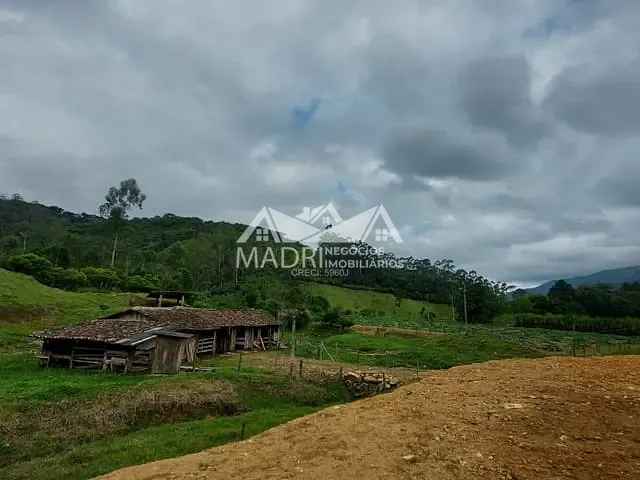 Terreno com 300000m², à venda, no bairro Loeffelscheidt em Águas Mornas