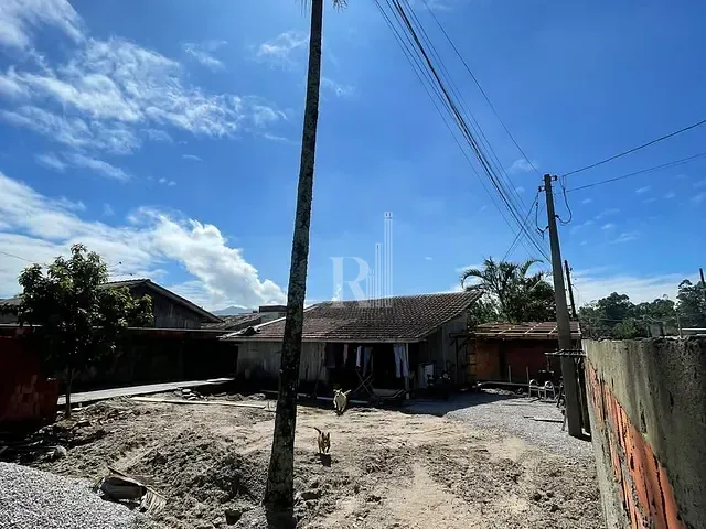 Terreno com 232m², à venda, no bairro Centro em Tijucas
