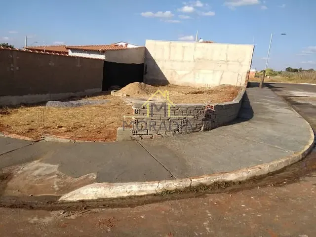 Terreno com 202m², à venda, no bairro Jardim Aeroporto em Guaxupé