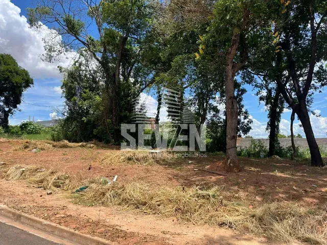 Terreno com 429m², à venda, no bairro Tangarás em Bauru