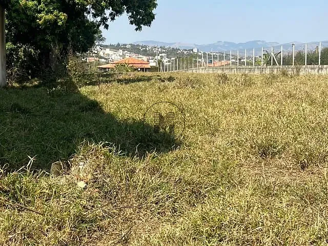 Terreno com 2503m², à venda, no bairro Loteamento Chácaras Santana em Guaratinguetá