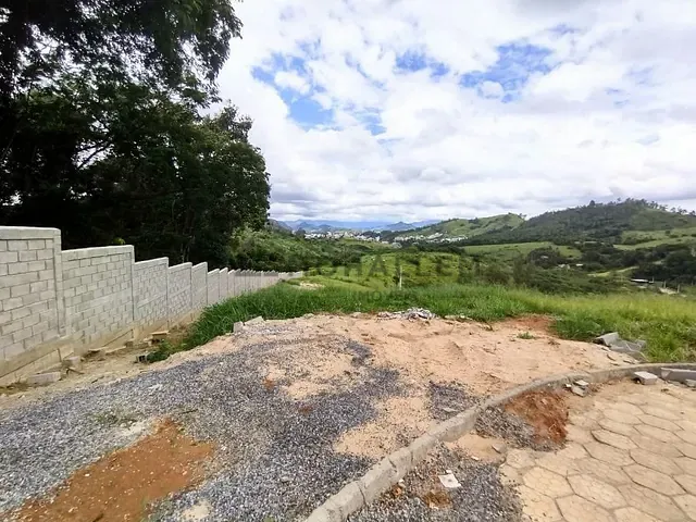 Terreno com 1157m², à venda, no bairro Pinheirinho em Itajubá