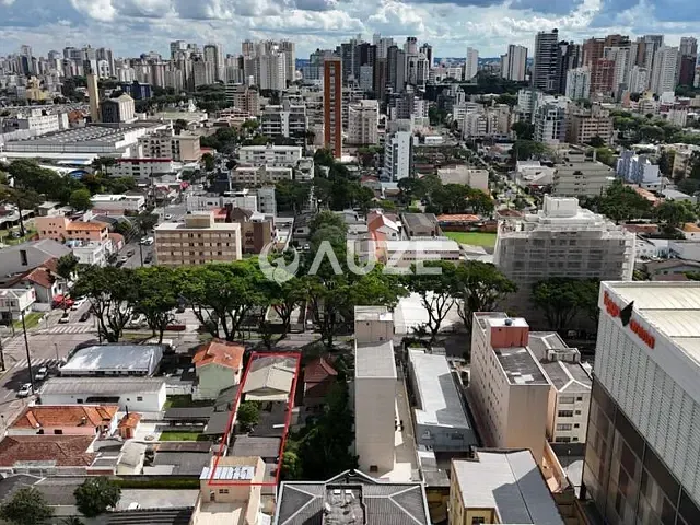 Terreno com 550m², à venda, no bairro Água Verde em Curitiba