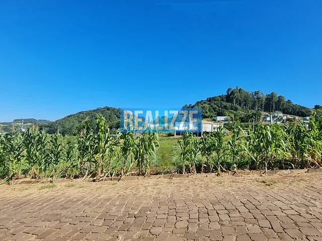 Terreno com 364m², à venda, no bairro De Rocco em Marau